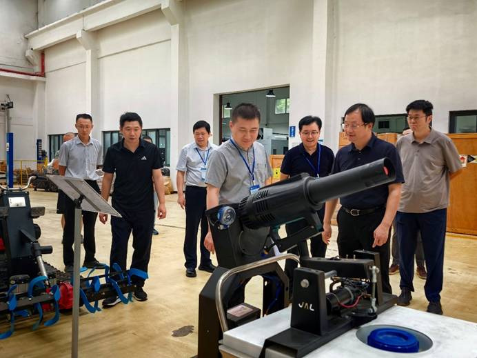 校黨委常委、副校長范大明蒞臨我院調研指導實驗室建設與工程技術創新發展工作